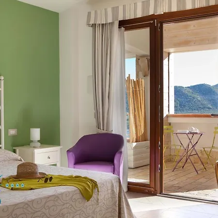 Отель Il Porto 4*