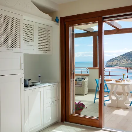 فندق Il Porto ماتيناتا